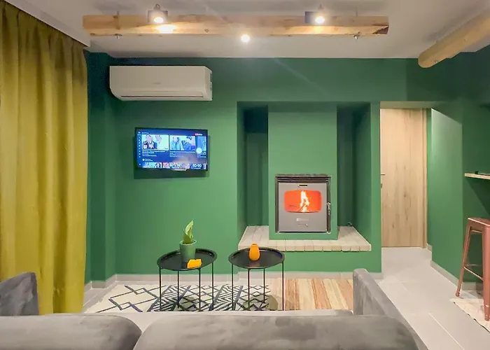 Theoni Luxury Apartment